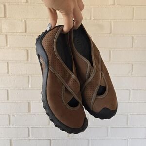 Vtg y2k slip on flats Privo Size 7. Brown leather and rubber